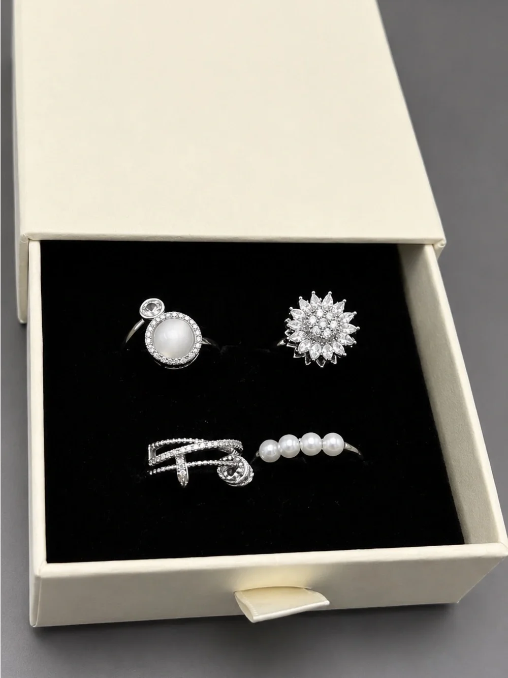 4PCS Adjustable Anxiety Rings Set Silver Ton Spinner Rings Pearl Flower